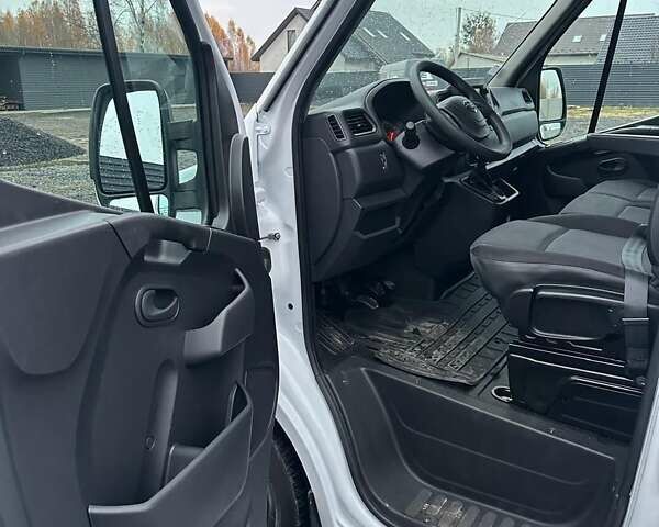 Белый Рено Мастер, объемом двигателя 2.3 л и пробегом 191 тыс. км за 19599 $, фото 11 на Automoto.ua