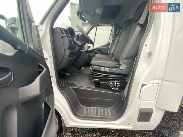 Белый Рено Мастер, объемом двигателя 2.3 л и пробегом 263 тыс. км за 20998 $, фото 19 на Automoto.ua