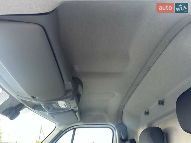 Білий Рено Мастєр, об'ємом двигуна 2.3 л та пробігом 198 тис. км за 19999 $, фото 41 на Automoto.ua