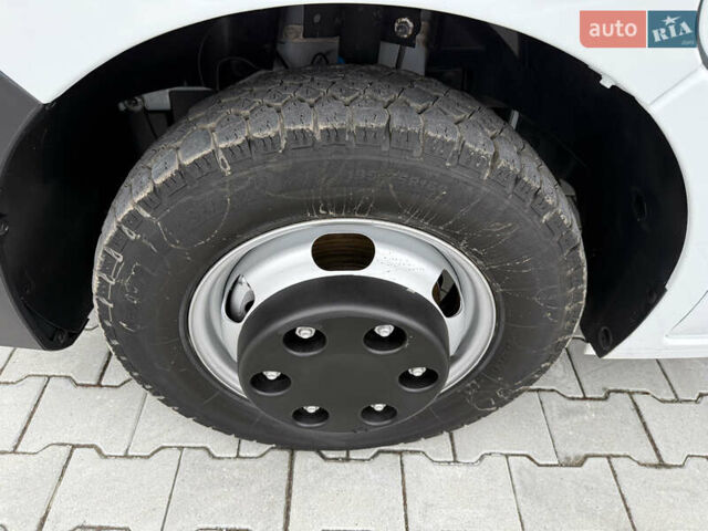 Белый Рено Мастер, объемом двигателя 0 л и пробегом 199 тыс. км за 26500 $, фото 31 на Automoto.ua