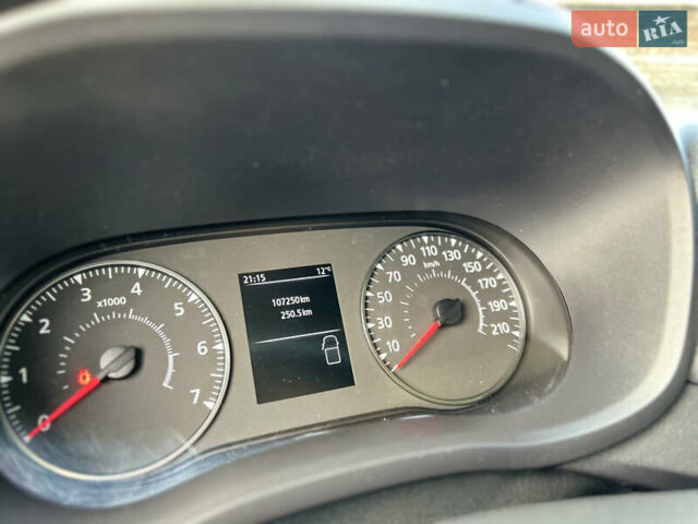 Білий Рено Мастєр, об'ємом двигуна 2.3 л та пробігом 108 тис. км за 21400 $, фото 41 на Automoto.ua