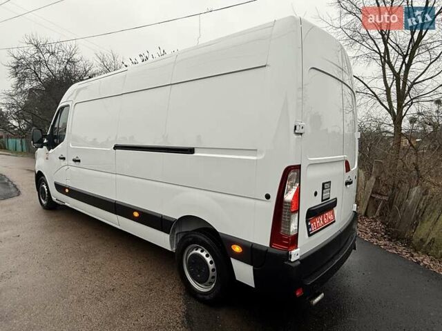 Белый Рено Мастер, объемом двигателя 2.3 л и пробегом 87 тыс. км за 27800 $, фото 3 на Automoto.ua