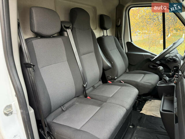 Белый Рено Мастер, объемом двигателя 2.3 л и пробегом 97 тыс. км за 22600 $, фото 12 на Automoto.ua