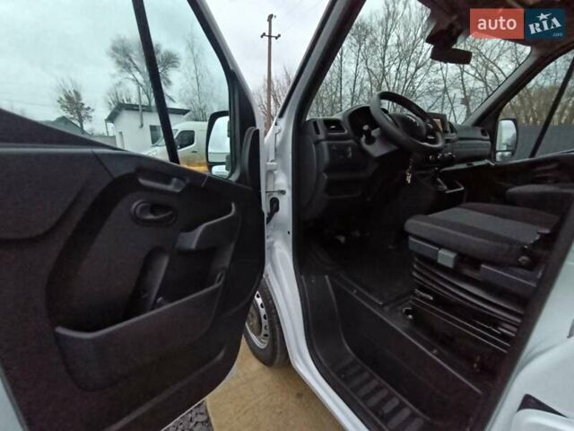 Белый Рено Мастер, объемом двигателя 2.3 л и пробегом 288 тыс. км за 21999 $, фото 15 на Automoto.ua