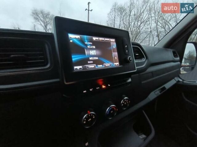 Белый Рено Мастер, объемом двигателя 2.3 л и пробегом 288 тыс. км за 21999 $, фото 13 на Automoto.ua