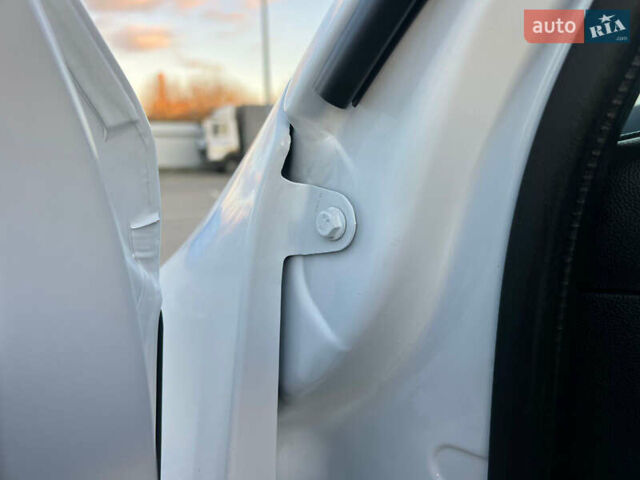 Білий Рено Мастєр, об'ємом двигуна 0 л та пробігом 279 тис. км за 21500 $, фото 72 на Automoto.ua