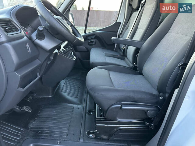 Белый Рено Мастер, объемом двигателя 2.3 л и пробегом 226 тыс. км за 27000 $, фото 17 на Automoto.ua