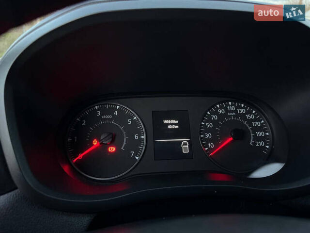 Білий Рено Мастєр, об'ємом двигуна 0 л та пробігом 193 тис. км за 21900 $, фото 80 на Automoto.ua