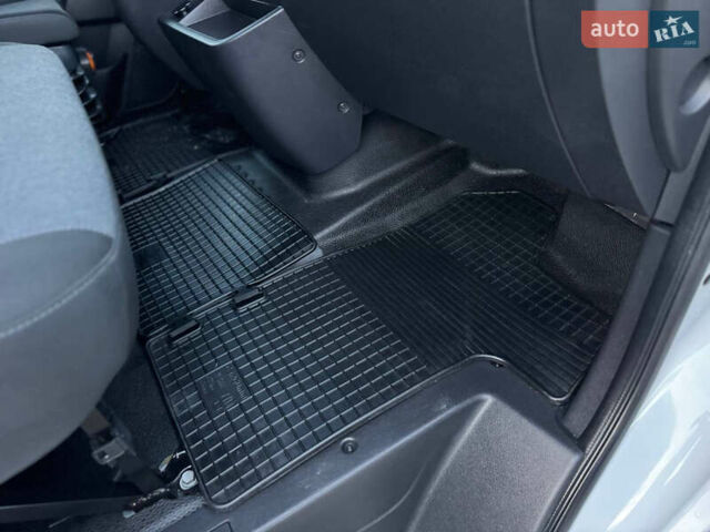 Білий Рено Мастєр, об'ємом двигуна 0 л та пробігом 193 тис. км за 21900 $, фото 65 на Automoto.ua