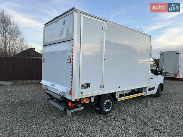 Белый Рено Мастер, объемом двигателя 2.3 л и пробегом 226 тыс. км за 27000 $, фото 3 на Automoto.ua