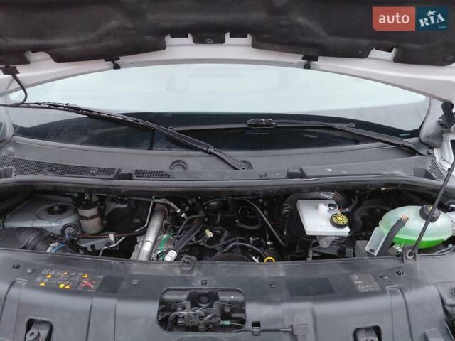 Белый Рено Мастер, объемом двигателя 2.3 л и пробегом 92 тыс. км за 25000 $, фото 9 на Automoto.ua