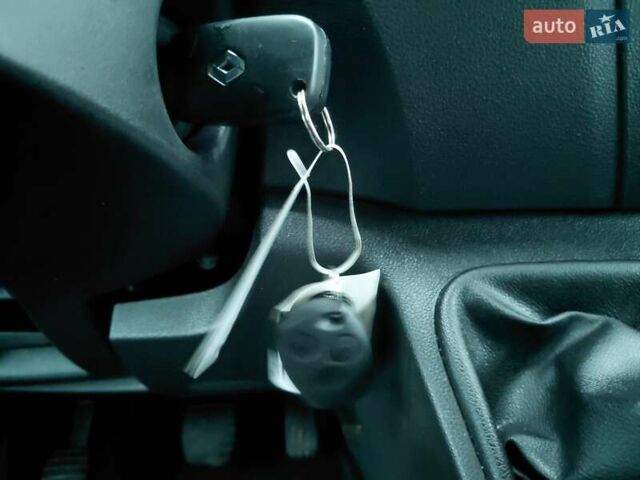 Белый Рено Мастер, объемом двигателя 2.3 л и пробегом 92 тыс. км за 25000 $, фото 43 на Automoto.ua