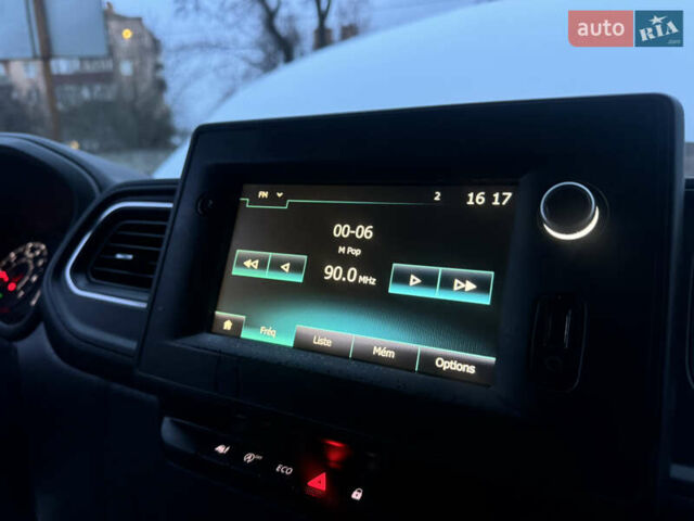 Білий Рено Мастєр, об'ємом двигуна 2.3 л та пробігом 122 тис. км за 32900 $, фото 32 на Automoto.ua