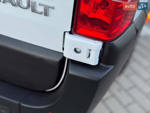 Білий Рено Мастєр, об'ємом двигуна 0 л та пробігом 193 тис. км за 21900 $, фото 48 на Automoto.ua