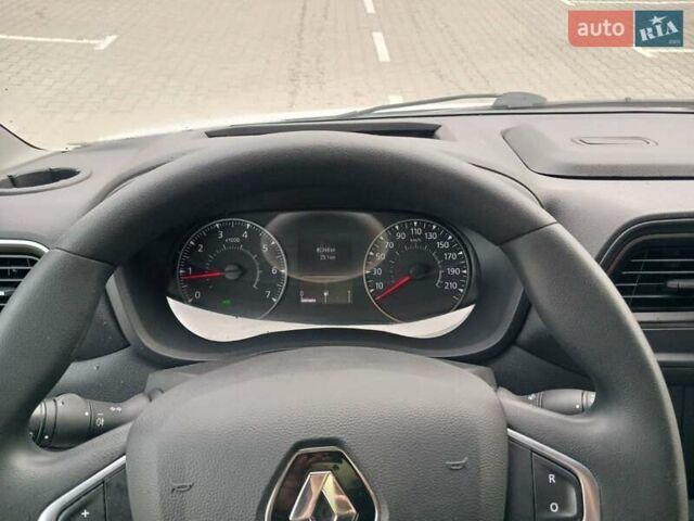 Белый Рено Мастер, объемом двигателя 2.3 л и пробегом 80 тыс. км за 18450 $, фото 10 на Automoto.ua