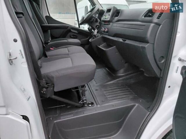 Белый Рено Мастер, объемом двигателя 2.3 л и пробегом 92 тыс. км за 25000 $, фото 39 на Automoto.ua