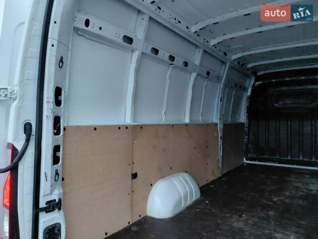 Белый Рено Мастер, объемом двигателя 2.3 л и пробегом 92 тыс. км за 25000 $, фото 19 на Automoto.ua