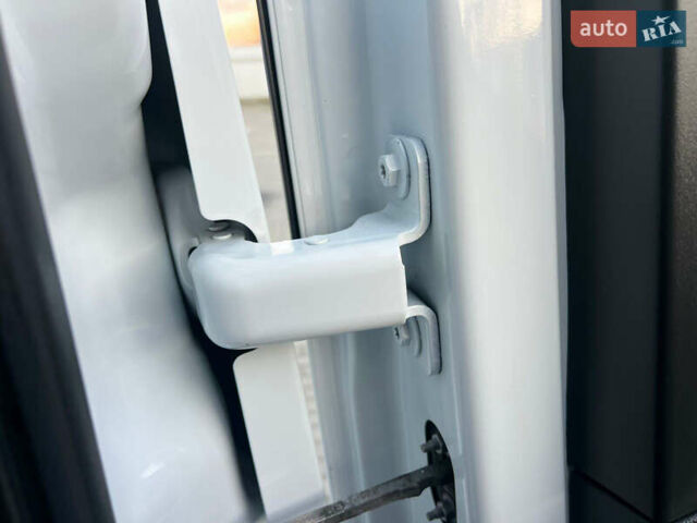 Білий Рено Мастєр, об'ємом двигуна 0 л та пробігом 279 тис. км за 21500 $, фото 71 на Automoto.ua