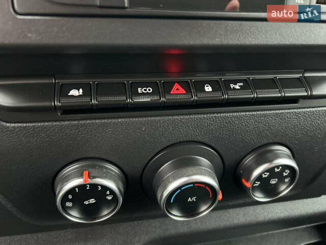 Білий Рено Мастєр, об'ємом двигуна 2.3 л та пробігом 105 тис. км за 21400 $, фото 45 на Automoto.ua