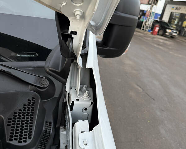 Білий Рено Мастєр, об'ємом двигуна 0 л та пробігом 203 тис. км за 21500 $, фото 52 на Automoto.ua