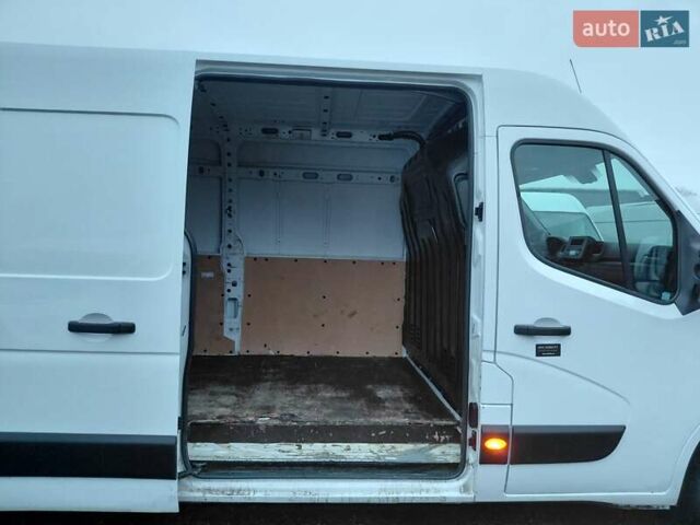 Белый Рено Мастер, объемом двигателя 2.3 л и пробегом 92 тыс. км за 25000 $, фото 14 на Automoto.ua