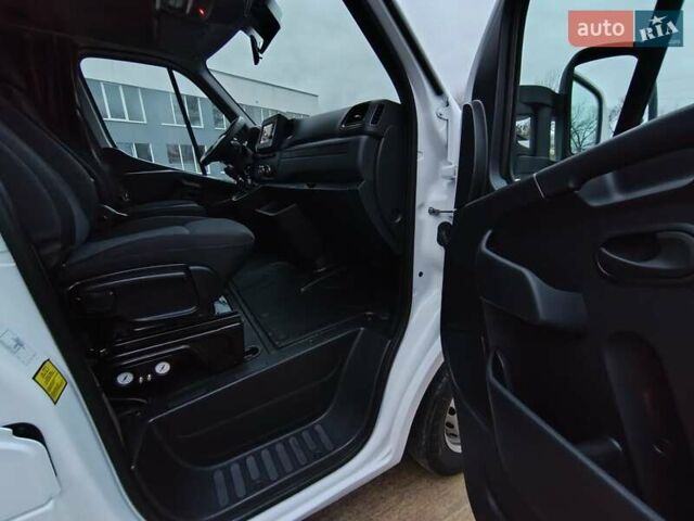 Белый Рено Мастер, объемом двигателя 2.3 л и пробегом 288 тыс. км за 21999 $, фото 26 на Automoto.ua