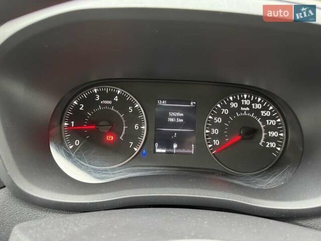 Белый Рено Мастер, объемом двигателя 2.3 л и пробегом 53 тыс. км за 28000 $, фото 8 на Automoto.ua