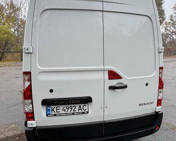 Белый Рено Мастер, объемом двигателя 2.3 л и пробегом 53 тыс. км за 28000 $, фото 4 на Automoto.ua