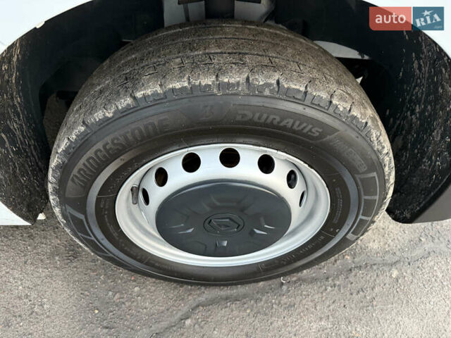 Білий Рено Мастєр, об'ємом двигуна 0 л та пробігом 203 тис. км за 21500 $, фото 62 на Automoto.ua