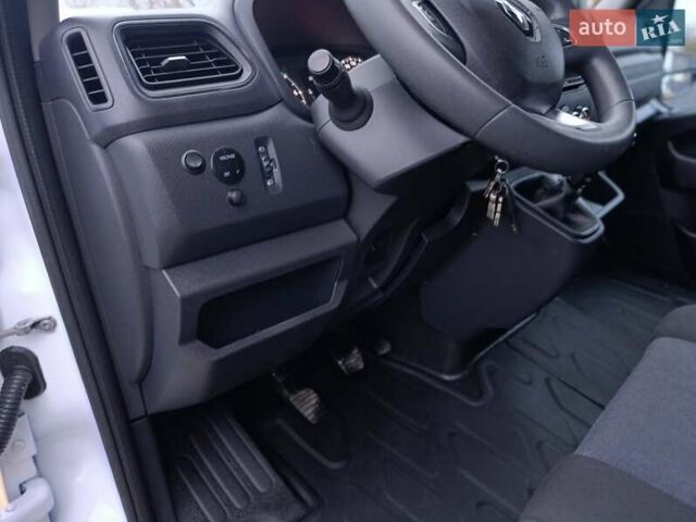 Белый Рено Мастер, объемом двигателя 2.3 л и пробегом 288 тыс. км за 21999 $, фото 20 на Automoto.ua