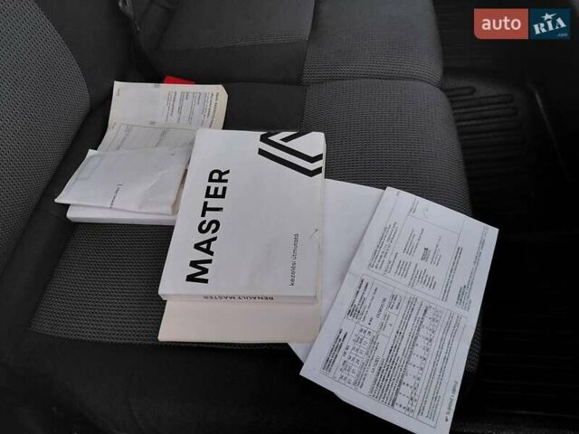 Белый Рено Мастер, объемом двигателя 2.3 л и пробегом 92 тыс. км за 25000 $, фото 32 на Automoto.ua