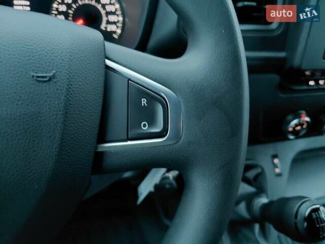 Белый Рено Мастер, объемом двигателя 2.3 л и пробегом 92 тыс. км за 25000 $, фото 47 на Automoto.ua