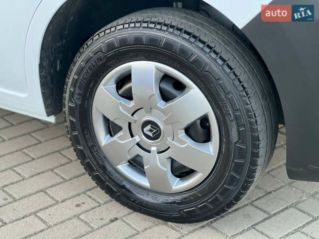 Білий Рено Мастєр, об'ємом двигуна 0 л та пробігом 279 тис. км за 21500 $, фото 43 на Automoto.ua