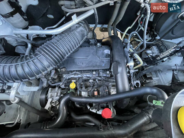 Білий Рено Мастєр, об'ємом двигуна 2.3 л та пробігом 220 тис. км за 25000 $, фото 36 на Automoto.ua