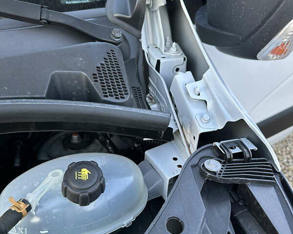 Белый Рено Мастер, объемом двигателя 2.3 л и пробегом 226 тыс. км за 27000 $, фото 27 на Automoto.ua