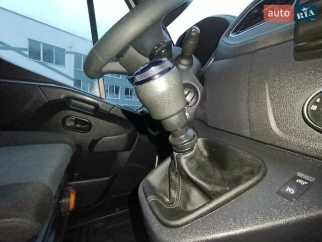 Белый Рено Мастер, объемом двигателя 2.3 л и пробегом 288 тыс. км за 21999 $, фото 30 на Automoto.ua