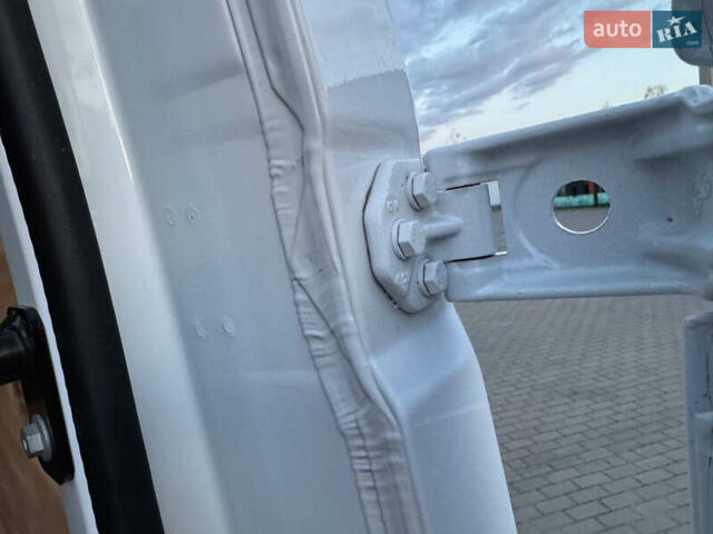 Білий Рено Мастєр, об'ємом двигуна 0 л та пробігом 193 тис. км за 21900 $, фото 91 на Automoto.ua