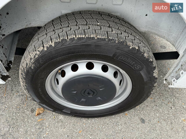 Белый Рено Мастер, объемом двигателя 2.3 л и пробегом 195 тыс. км за 22100 $, фото 75 на Automoto.ua