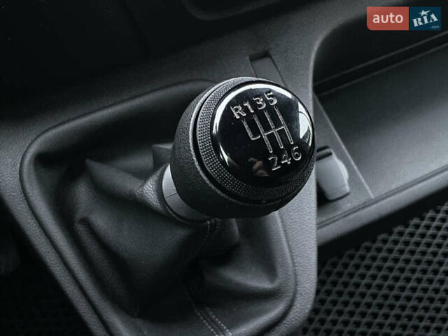 Белый Рено Мастер, объемом двигателя 2.3 л и пробегом 57 тыс. км за 26999 $, фото 14 на Automoto.ua