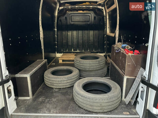 Белый Рено Мастер, объемом двигателя 2.3 л и пробегом 57 тыс. км за 26999 $, фото 8 на Automoto.ua