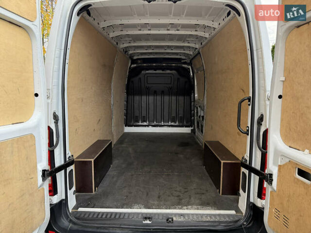 Белый Рено Мастер, объемом двигателя 2.3 л и пробегом 97 тыс. км за 22600 $, фото 6 на Automoto.ua