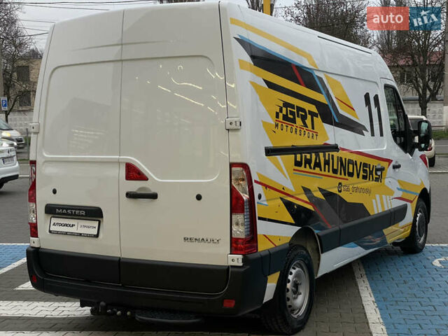 Белый Рено Мастер, объемом двигателя 2.3 л и пробегом 57 тыс. км за 26999 $, фото 4 на Automoto.ua