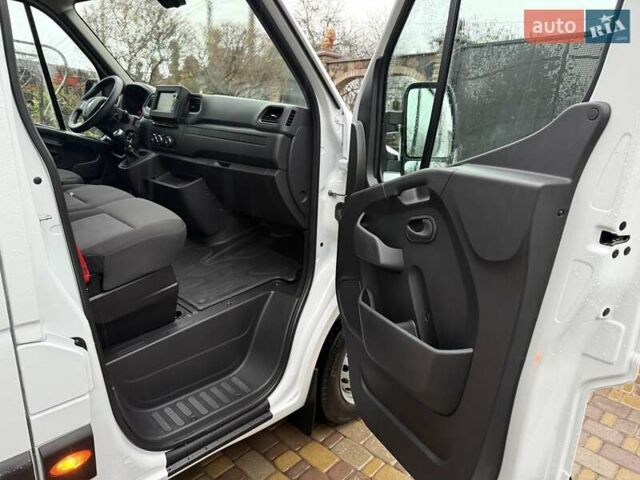 Белый Рено Мастер, объемом двигателя 2.3 л и пробегом 87 тыс. км за 27800 $, фото 15 на Automoto.ua