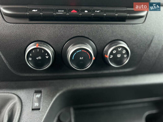 Білий Рено Мастєр, об'ємом двигуна 2.3 л та пробігом 105 тис. км за 21400 $, фото 44 на Automoto.ua