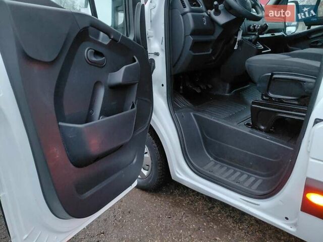 Белый Рено Мастер, объемом двигателя 2.3 л и пробегом 92 тыс. км за 25000 $, фото 55 на Automoto.ua