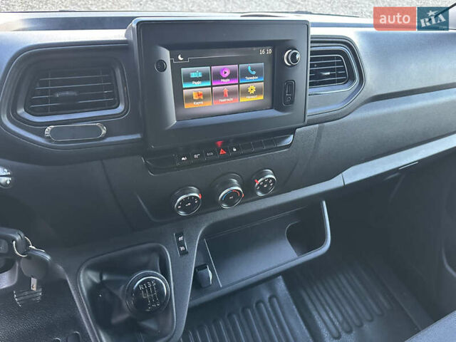 Белый Рено Мастер, объемом двигателя 2.3 л и пробегом 226 тыс. км за 27000 $, фото 20 на Automoto.ua