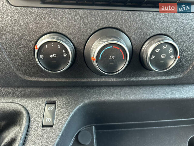 Білий Рено Мастєр, об'ємом двигуна 2.3 л та пробігом 108 тис. км за 21400 $, фото 43 на Automoto.ua