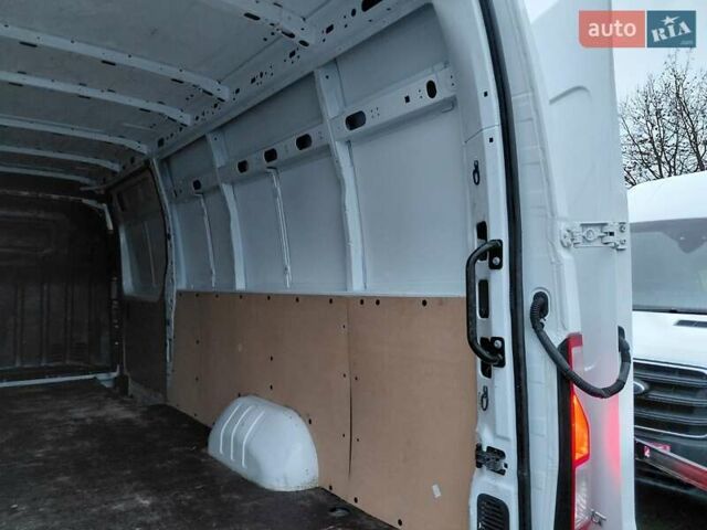 Белый Рено Мастер, объемом двигателя 2.3 л и пробегом 92 тыс. км за 25000 $, фото 17 на Automoto.ua