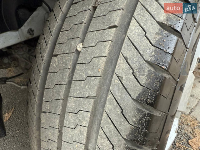 Белый Рено Мастер, объемом двигателя 2.3 л и пробегом 97 тыс. км за 22600 $, фото 18 на Automoto.ua