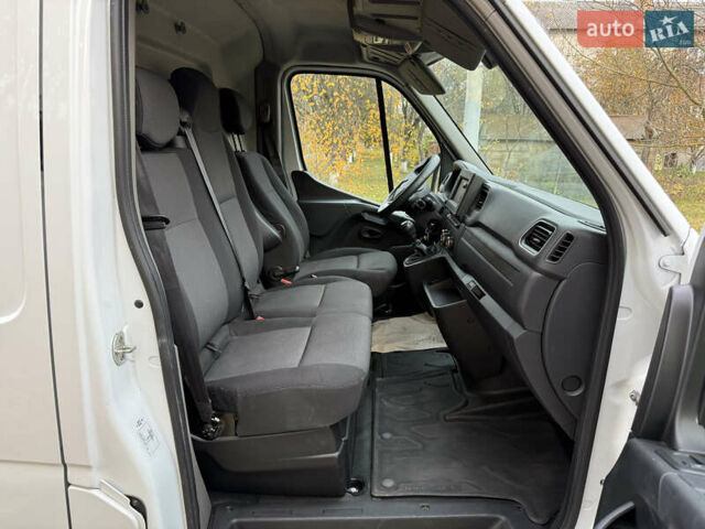 Белый Рено Мастер, объемом двигателя 2.3 л и пробегом 97 тыс. км за 22600 $, фото 9 на Automoto.ua